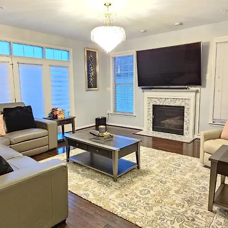 Luxury Living At Woodmore